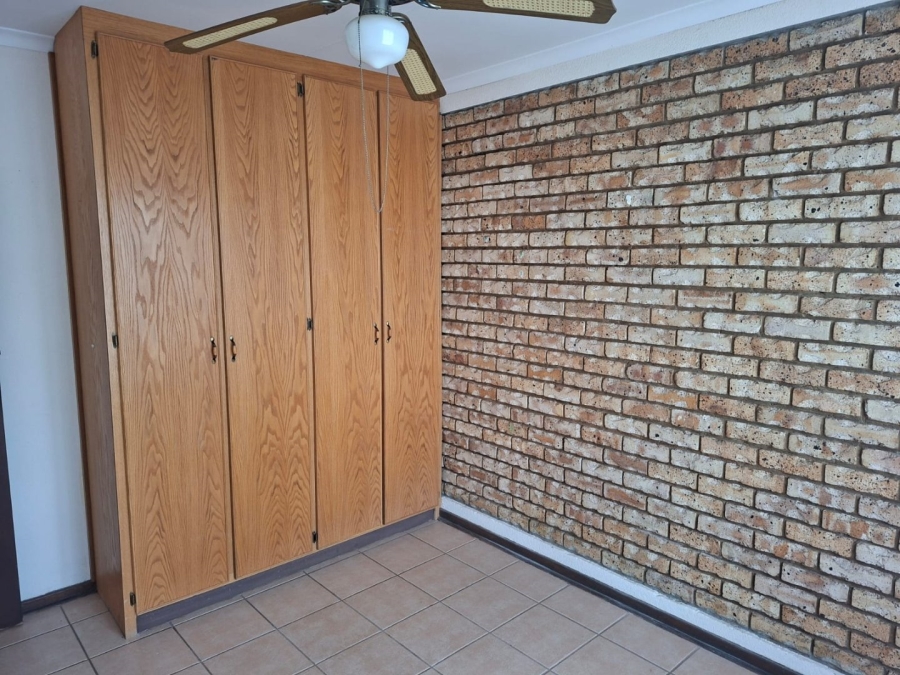 To Let 3 Bedroom Property for Rent in La Hoff North West